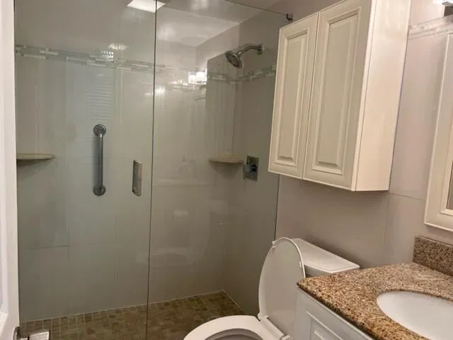 Unit 211 photo 10