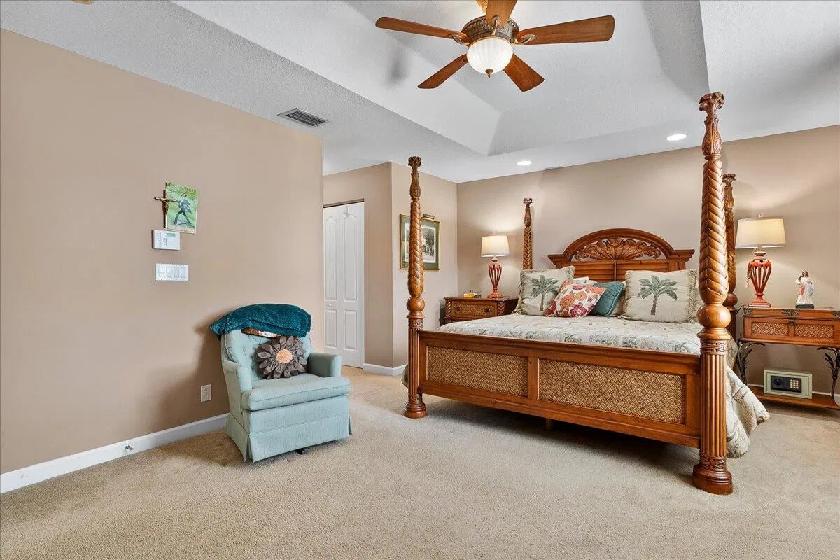 Residence photo 16
