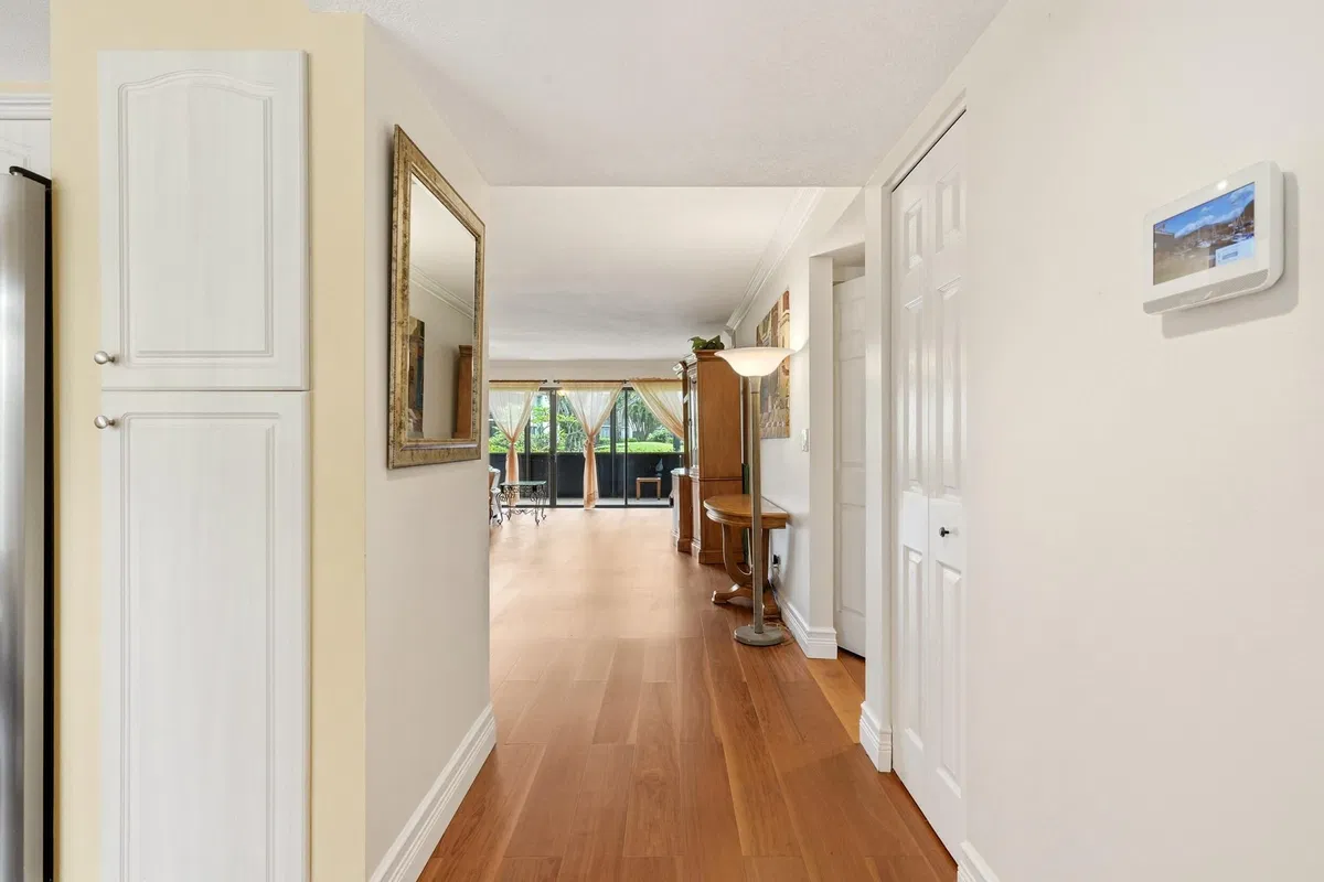 Unit 103 photo 4