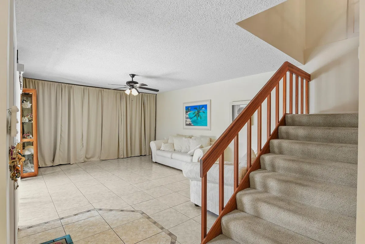 Residence photo 4