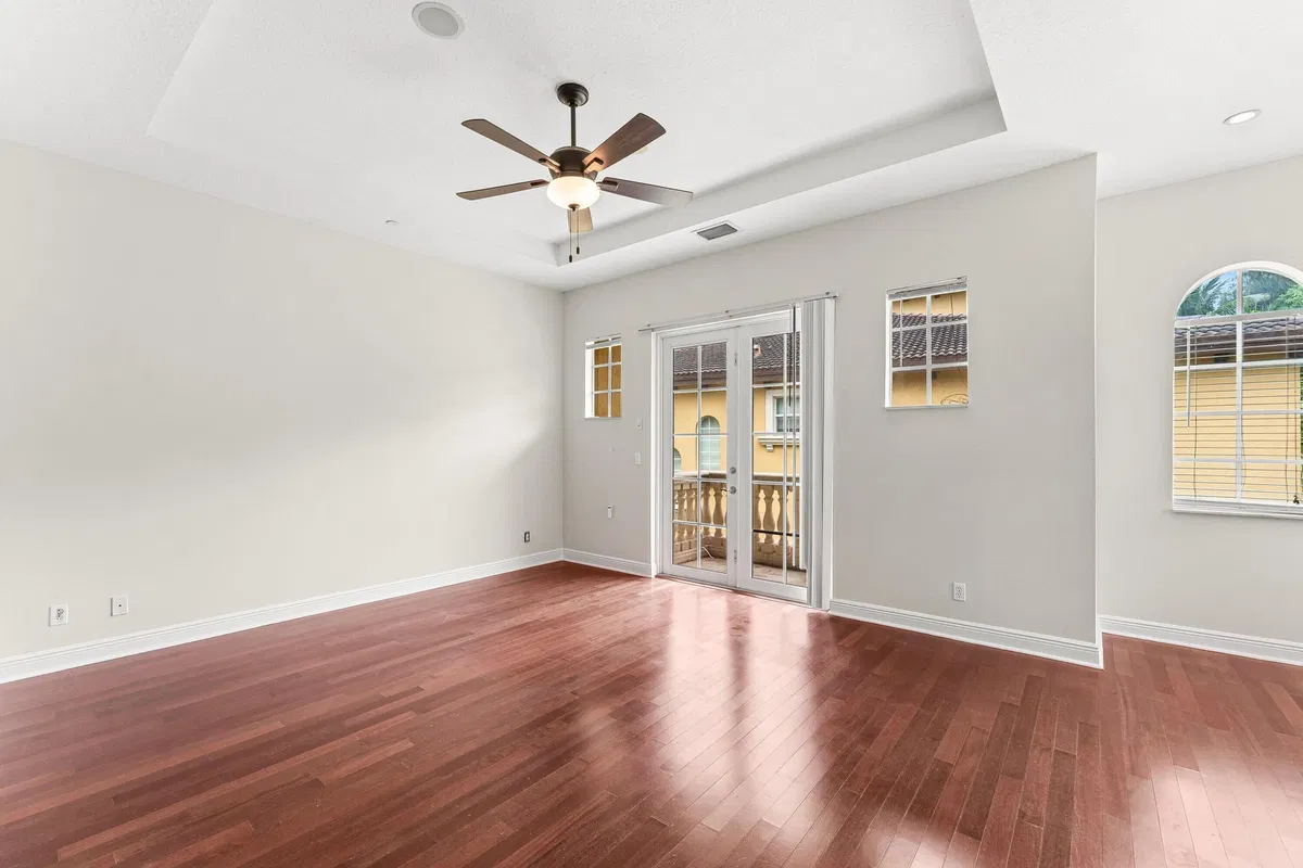  Residence photo 16