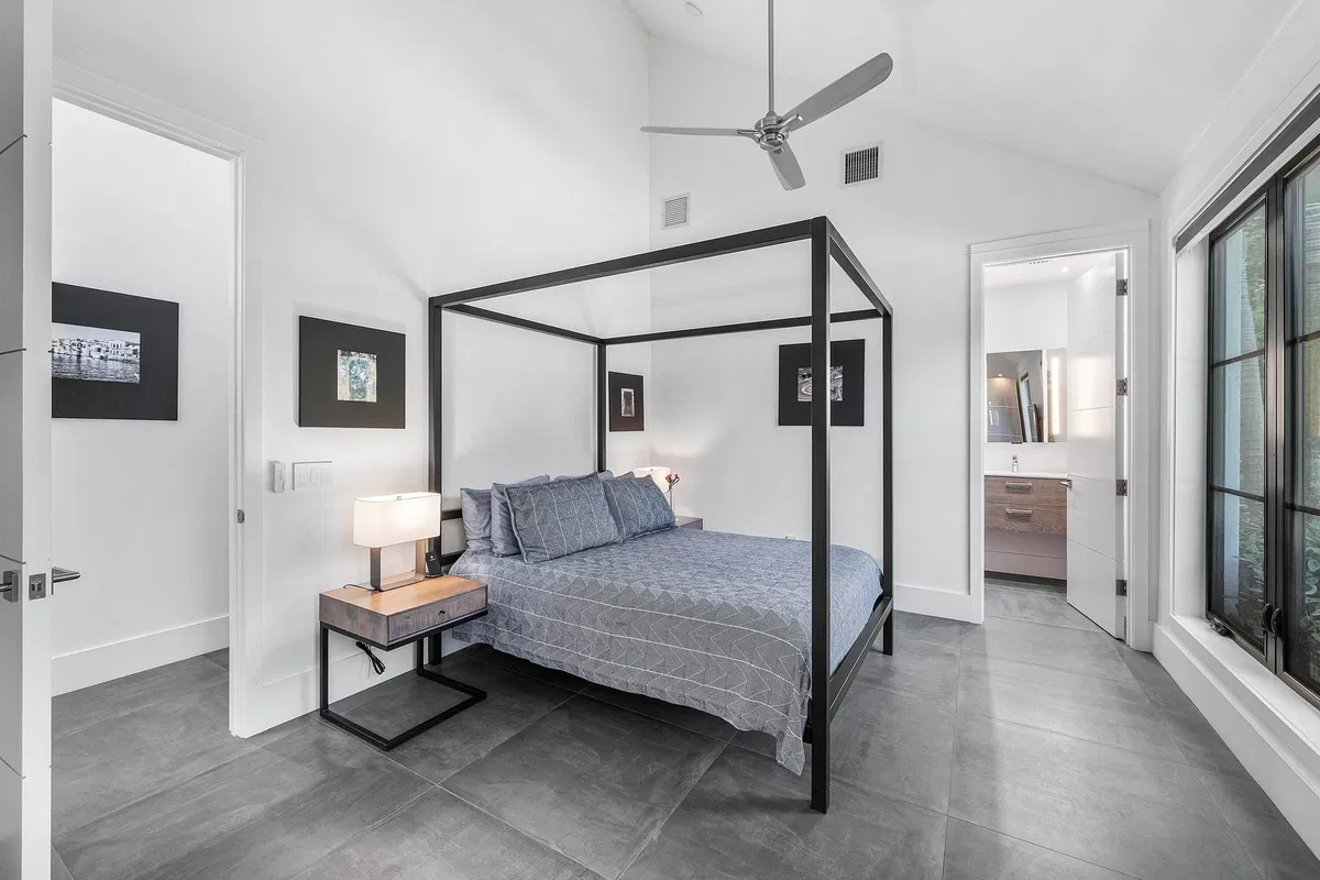 Residence photo 52
