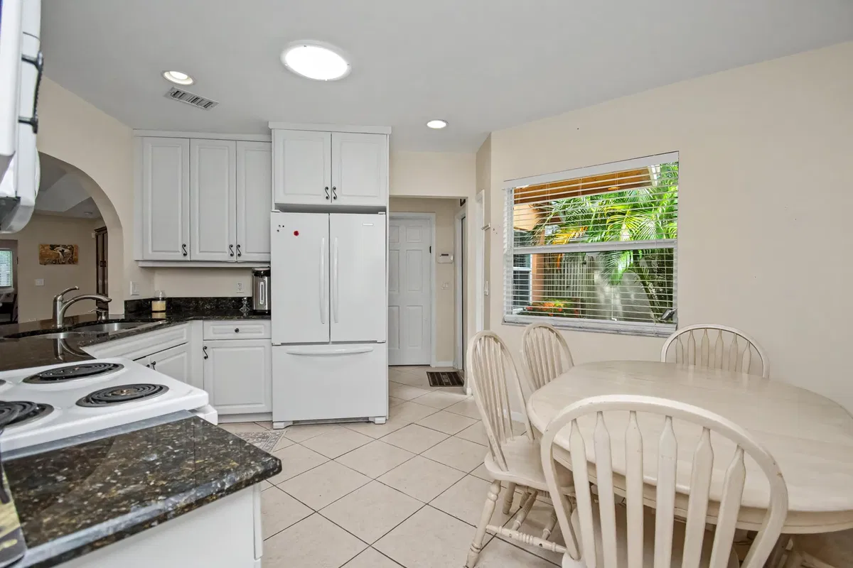 Residence photo 16