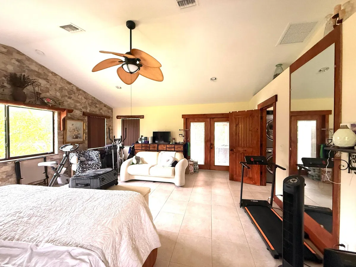 Residence photo 13
