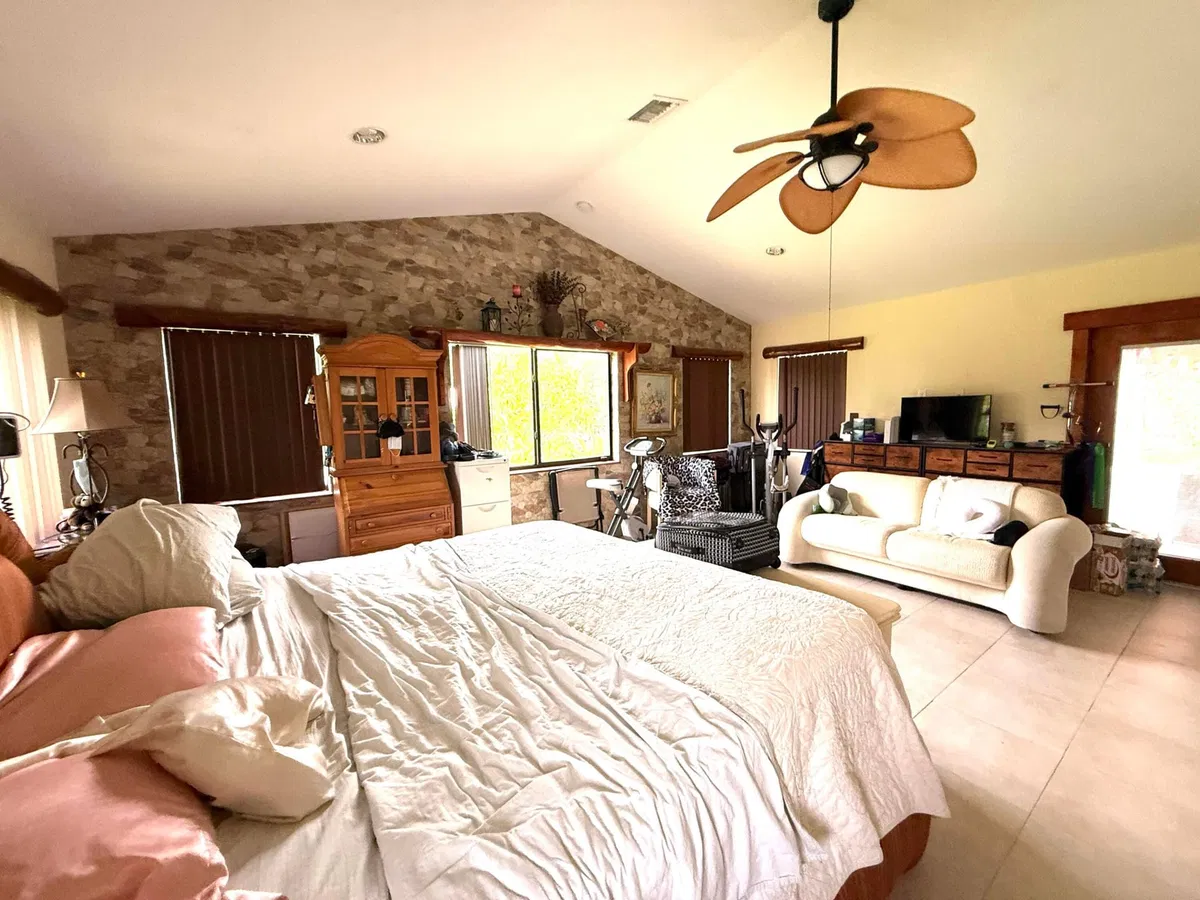Residence photo 19