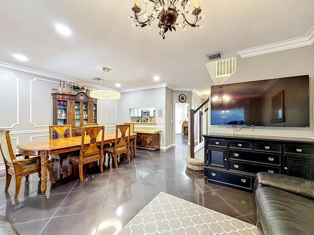  Residence photo 19