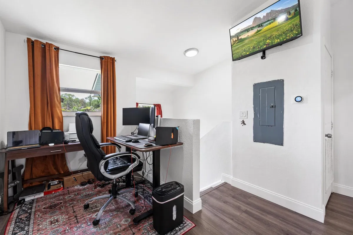  Residence photo 25
