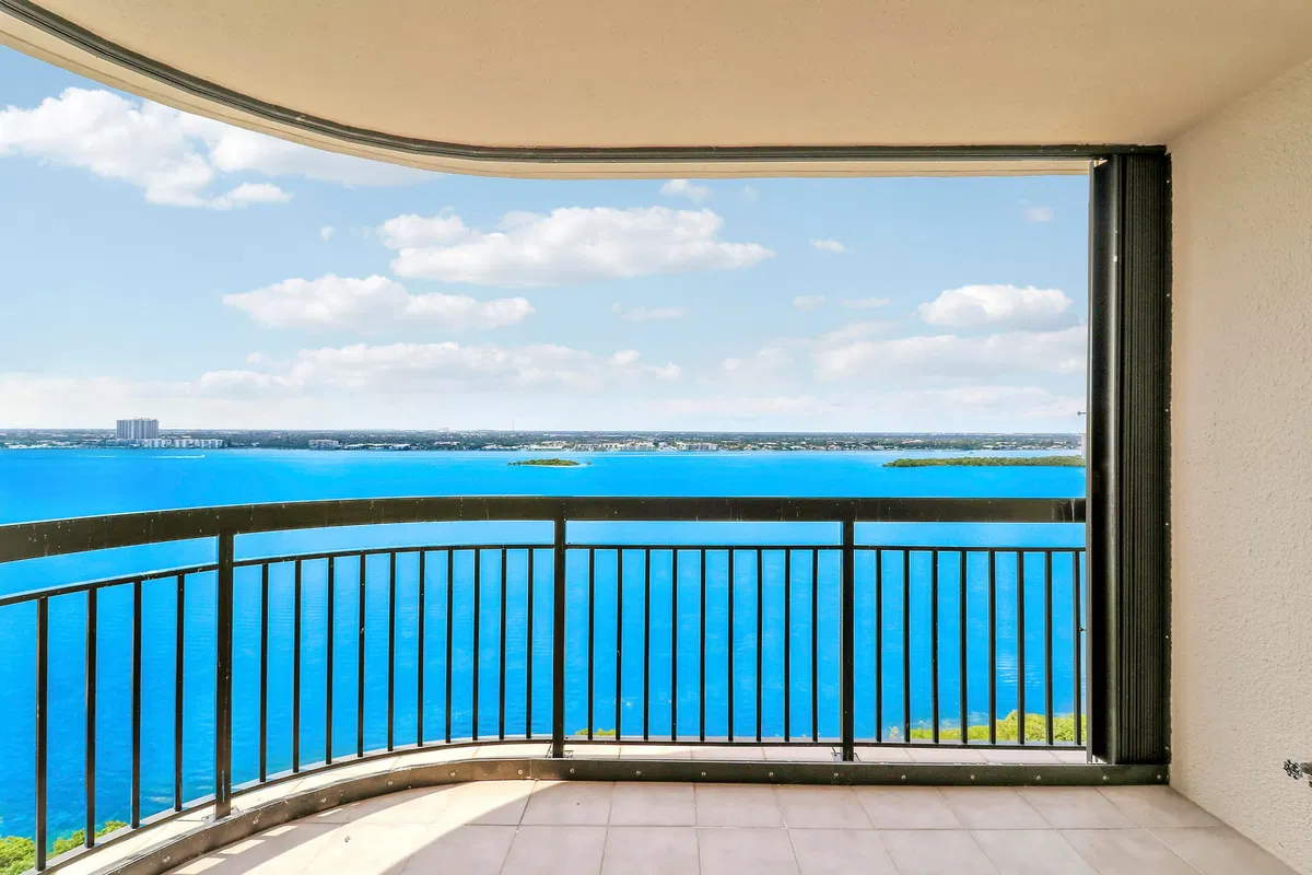 Eastpointe Singer Island Unit 22j photo 13