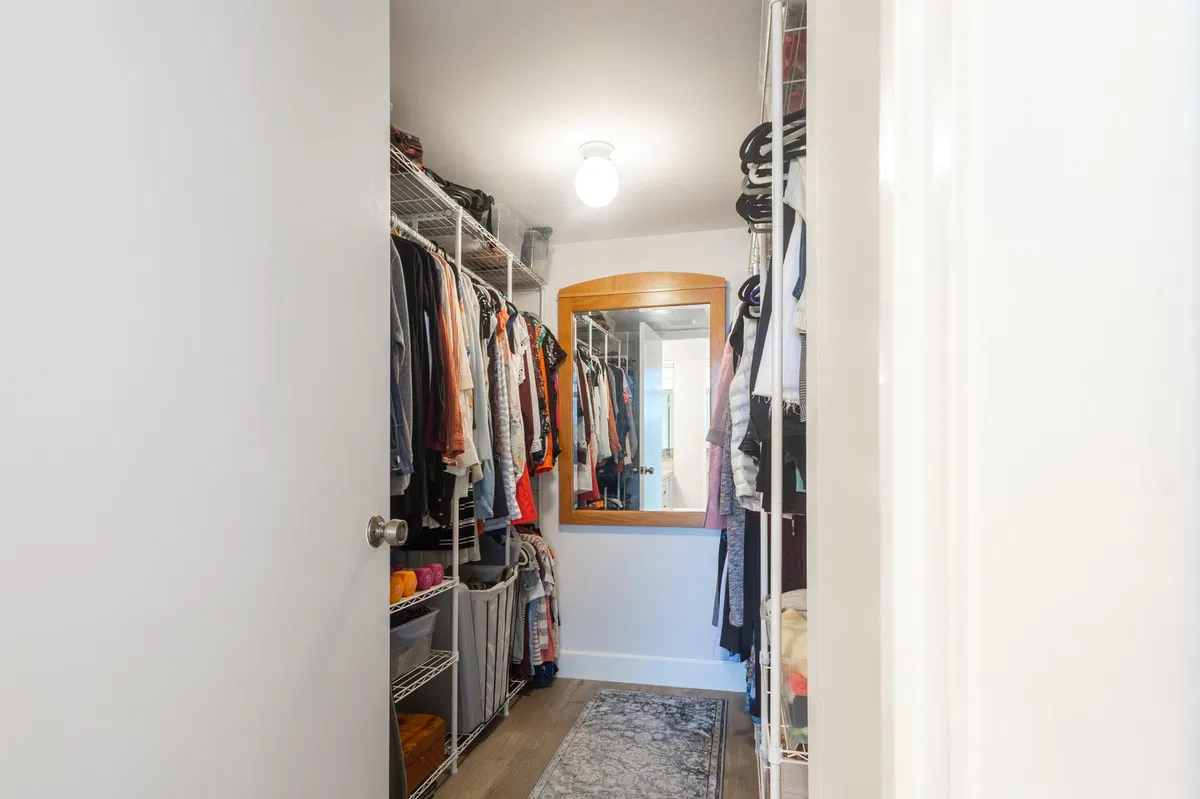 Unit 323 photo 16