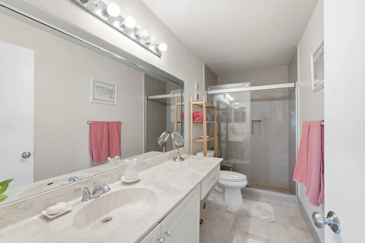 Residence photo 16