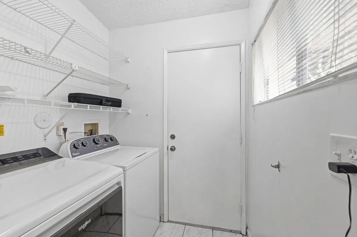 Residence photo 19