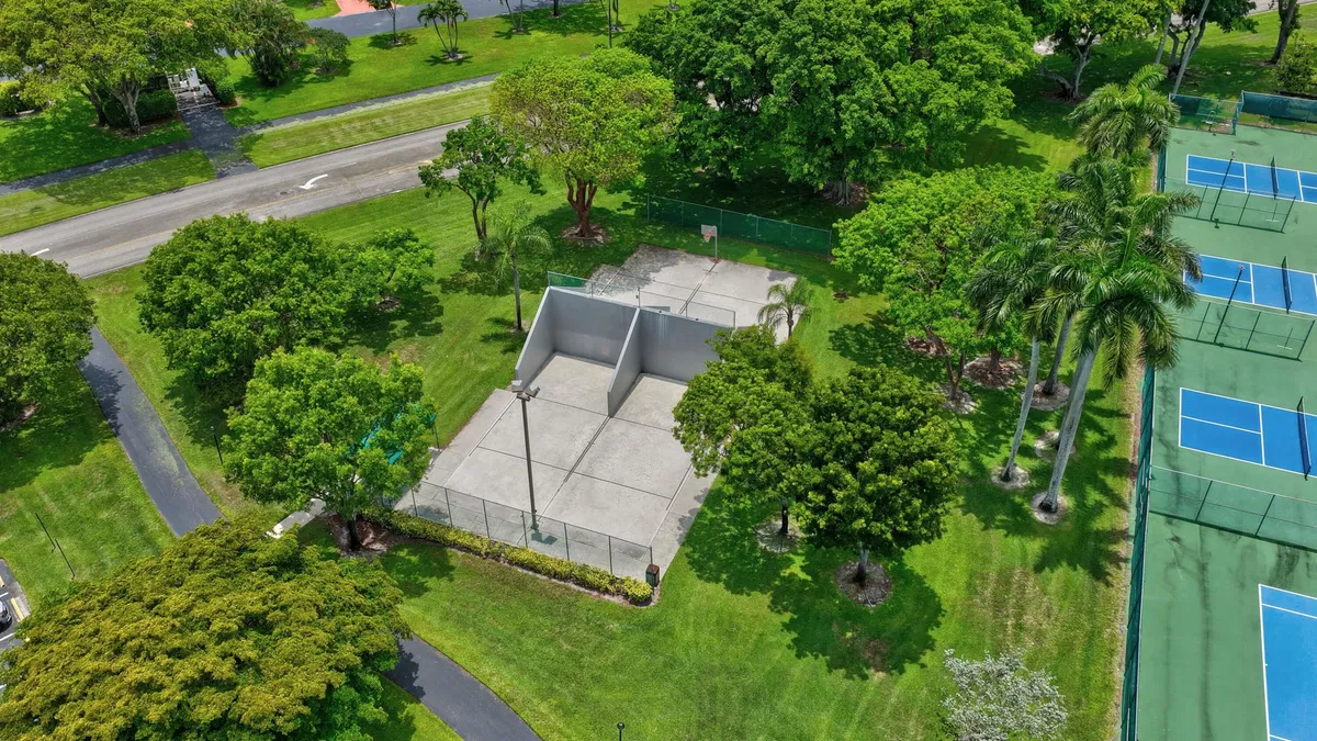 Residence photo 34