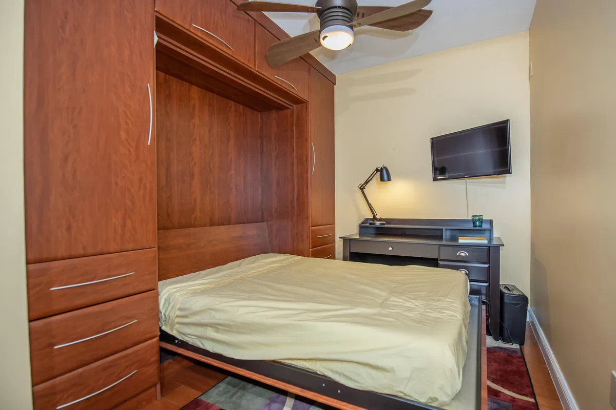 Unit 401 photo 13