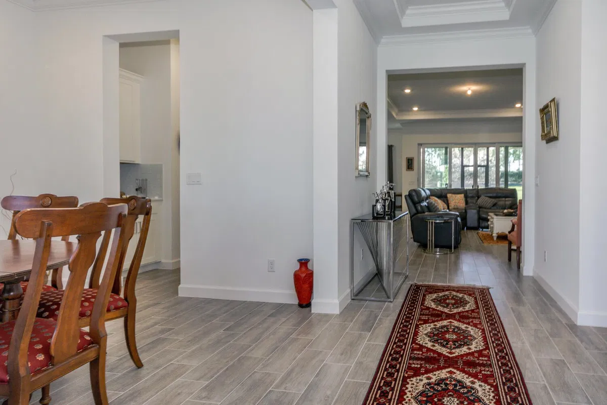 Residence photo 16