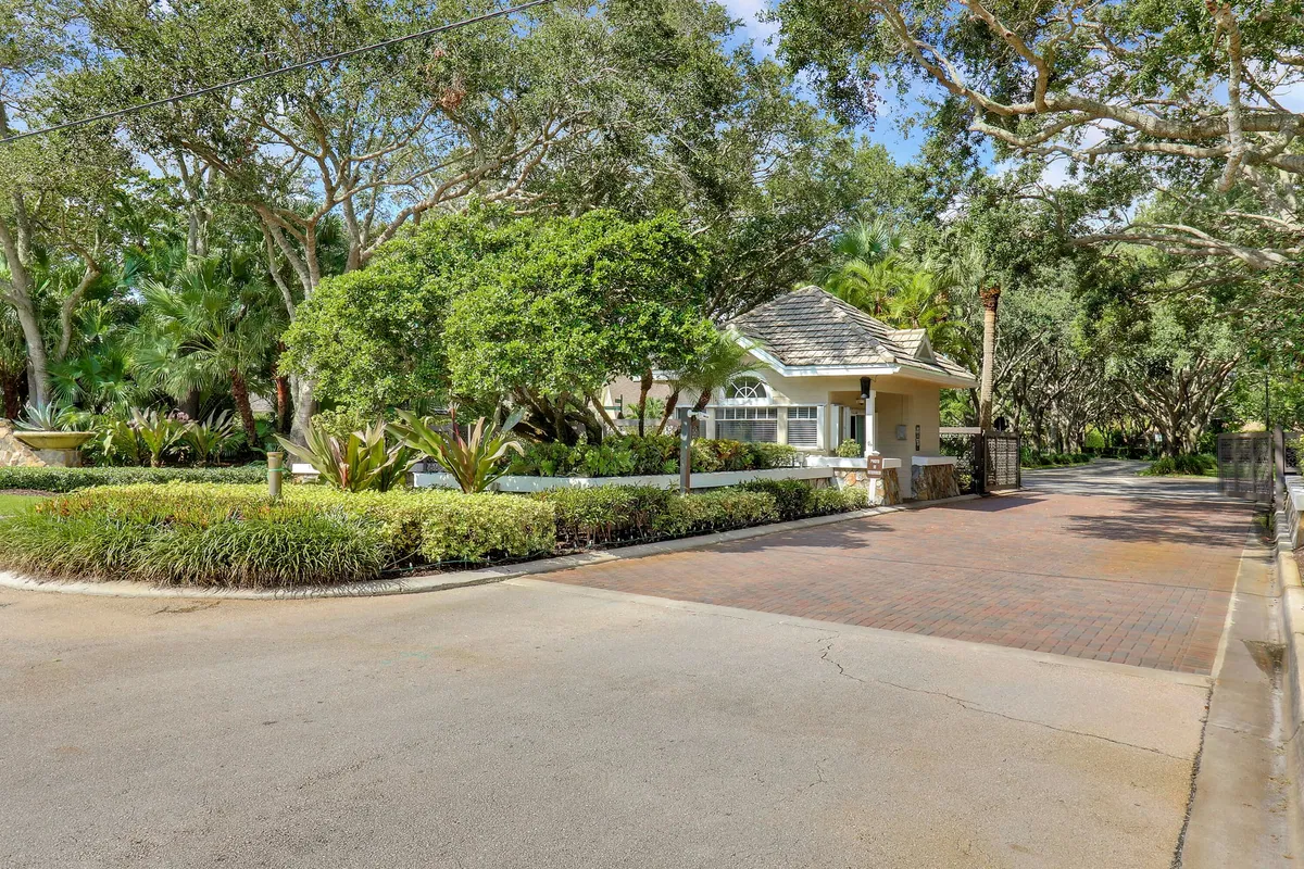 Residence photo 10