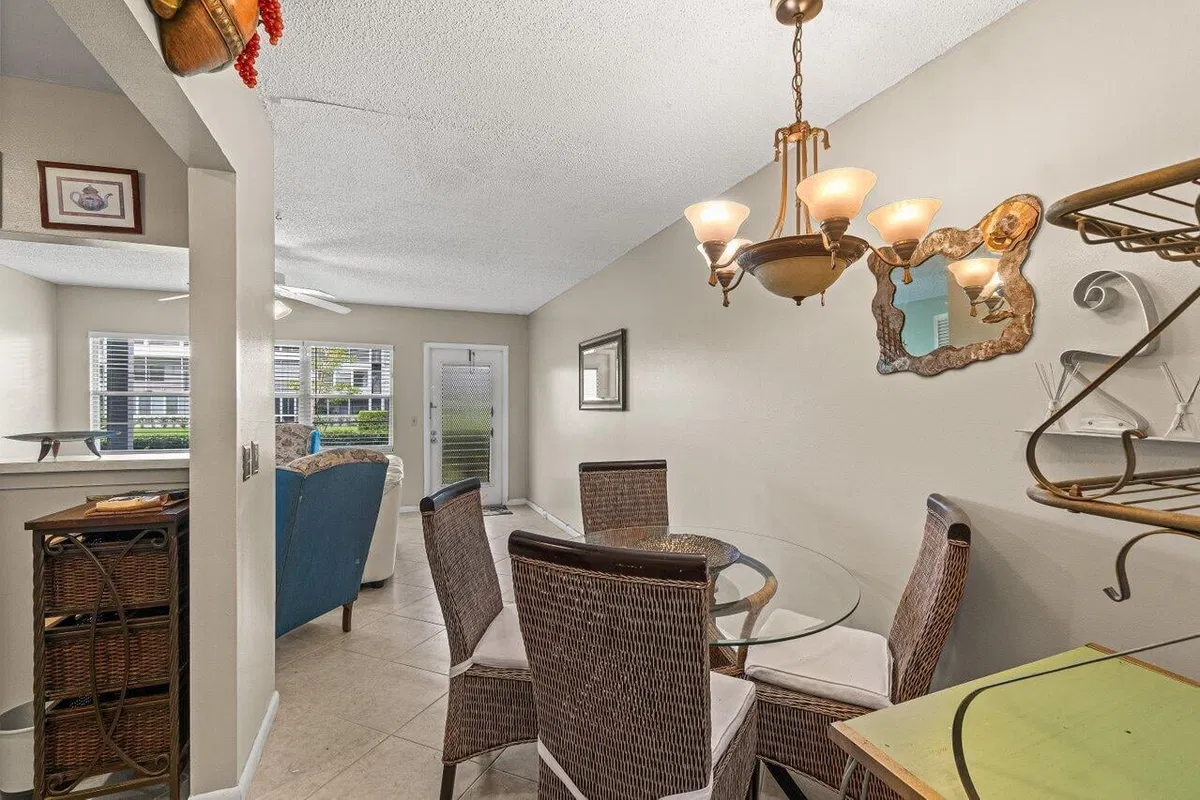 Residence photo 10