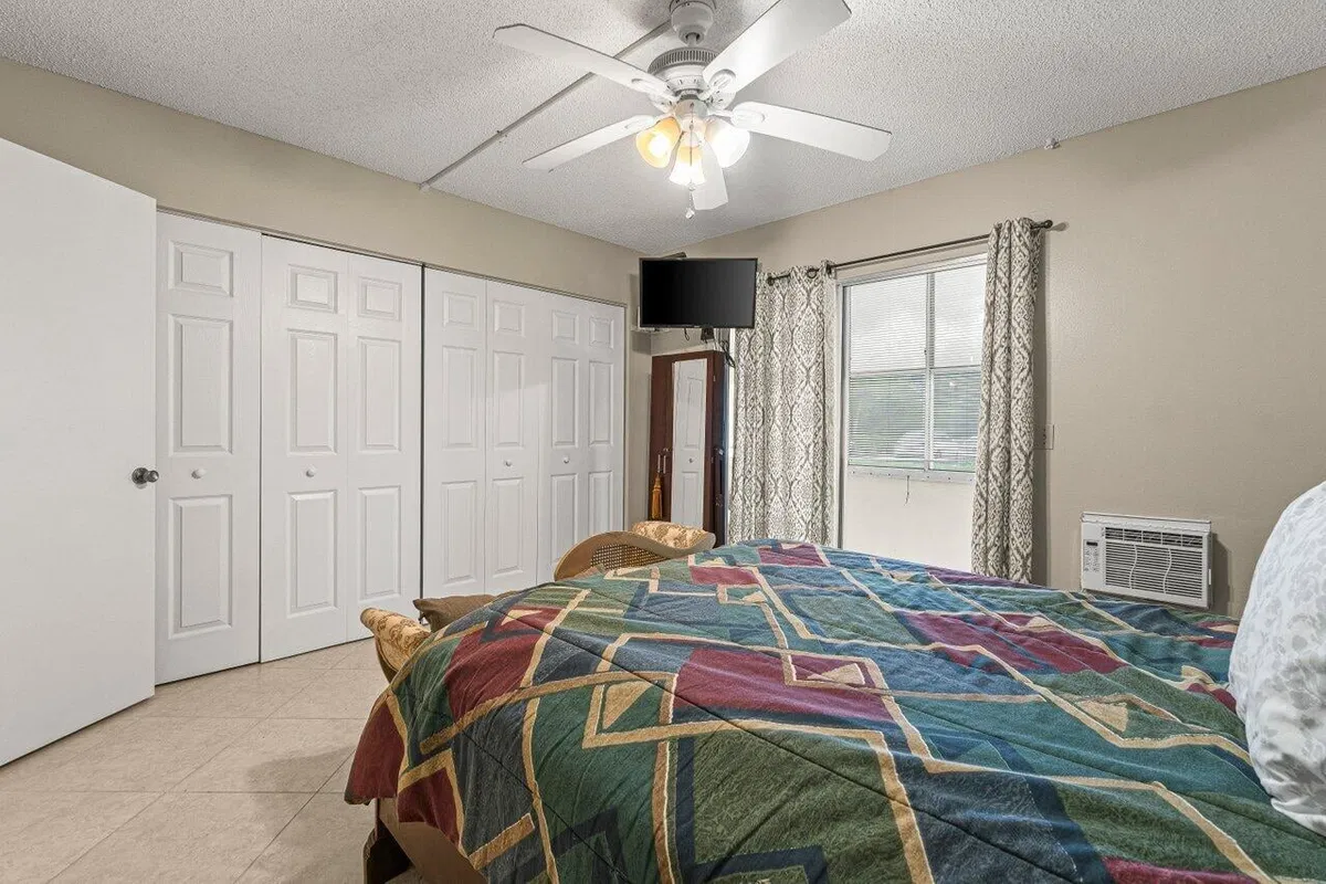 Residence photo 16