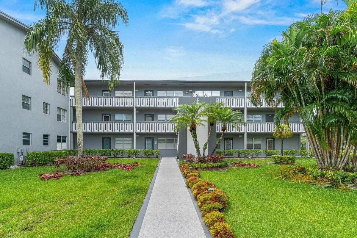 Residence photo 19