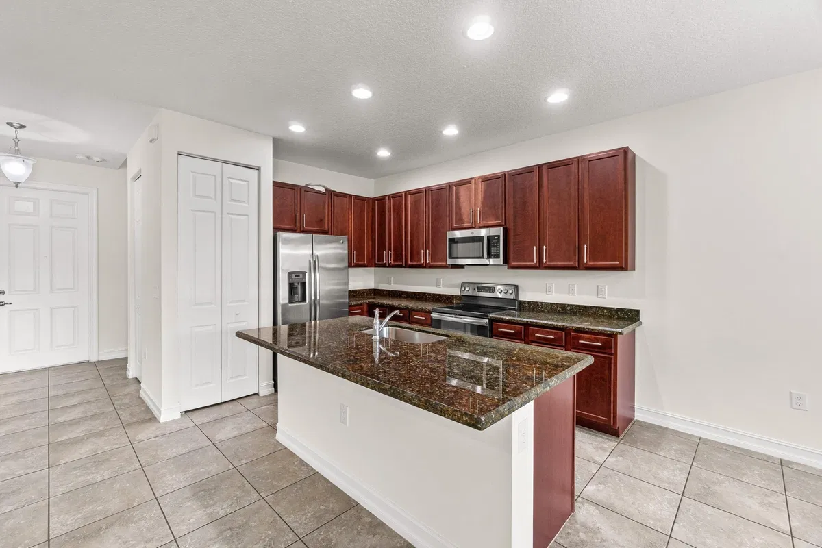 Residence photo 10