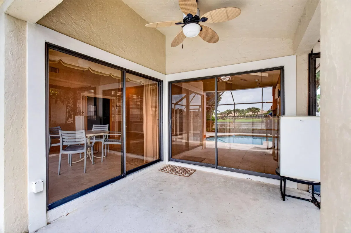Residence photo 16