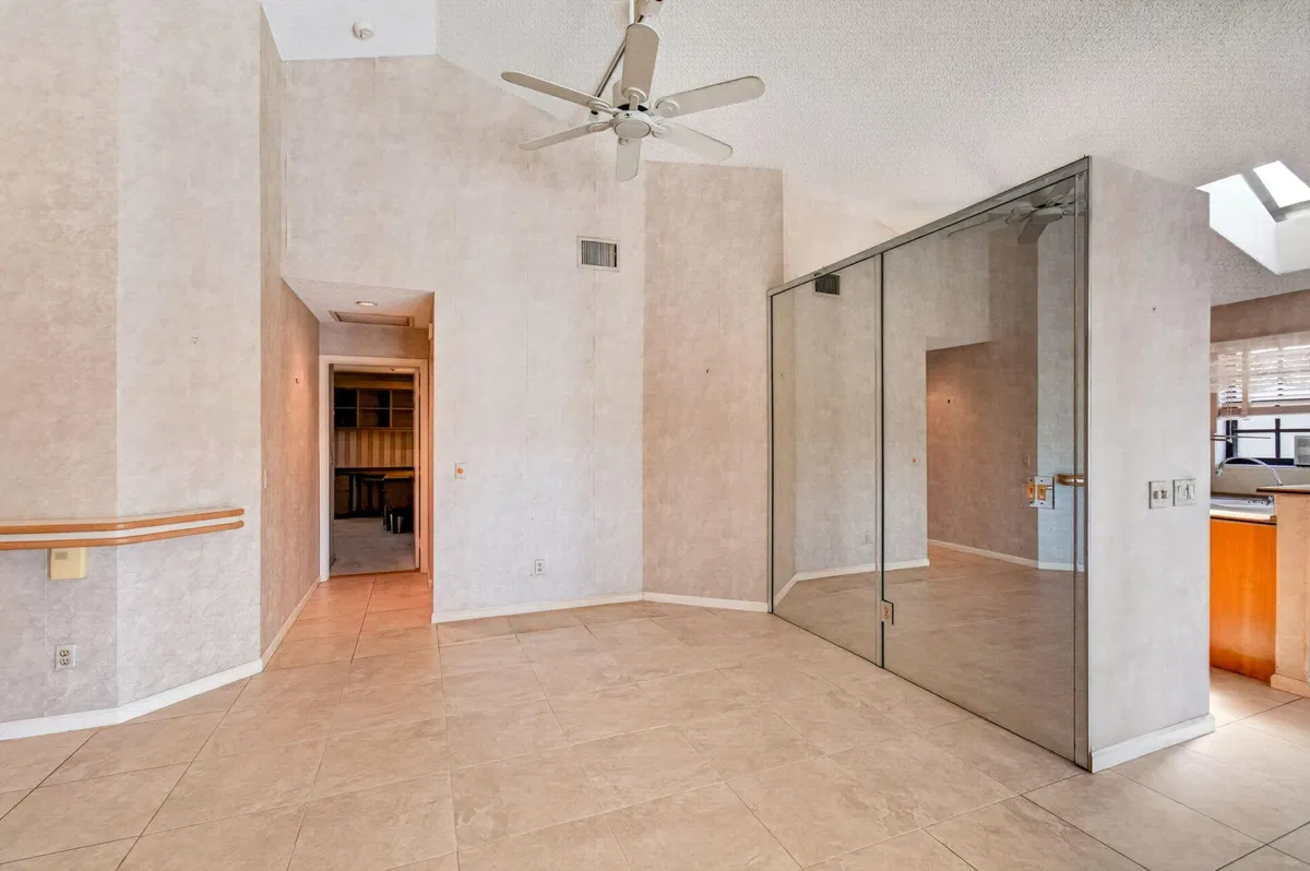 Residence photo 34