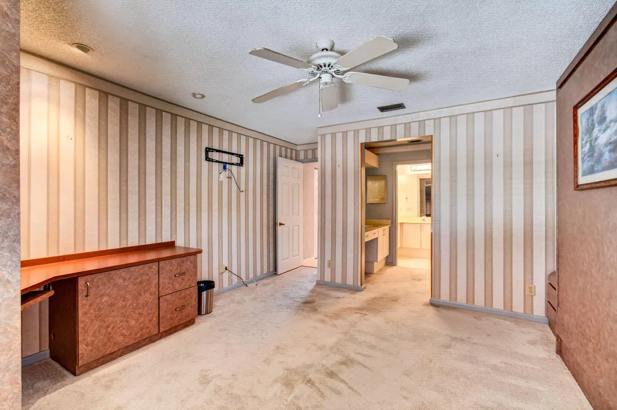 Residence photo 61