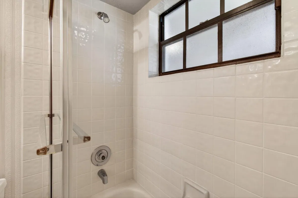 Residence photo 64