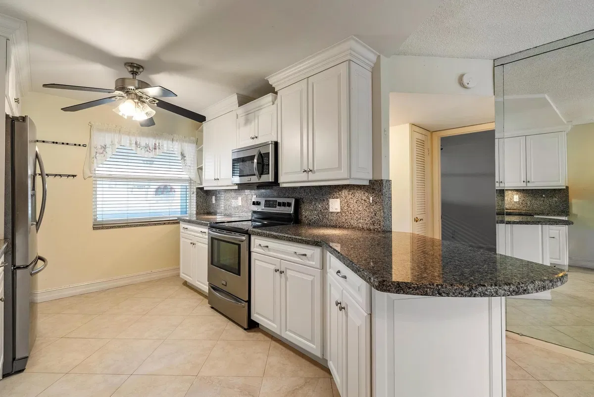  Unit 153 photo 7