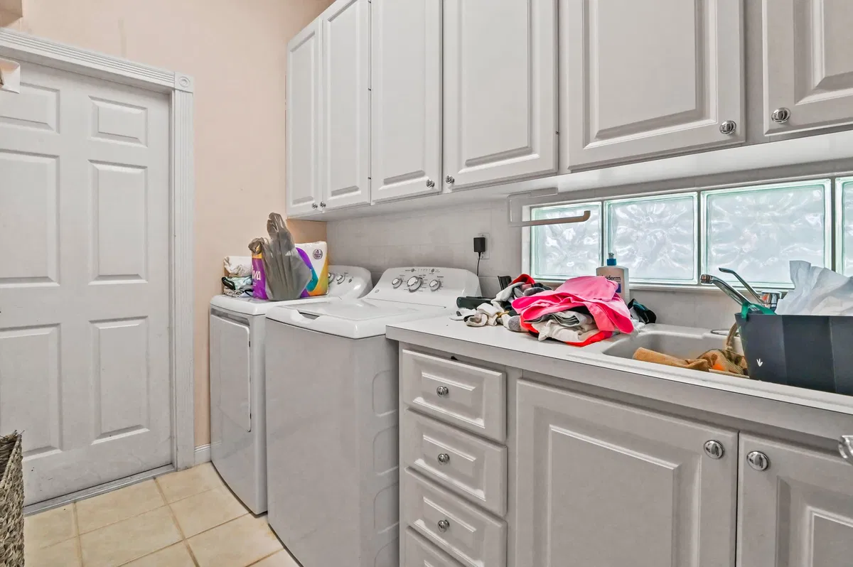Residence photo 19