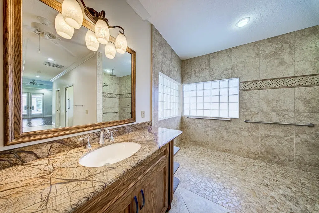 Pinewood Residence photo 64