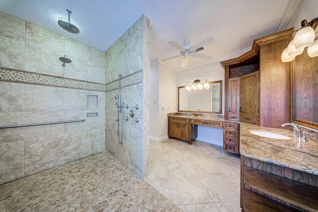 Pinewood Residence photo 67