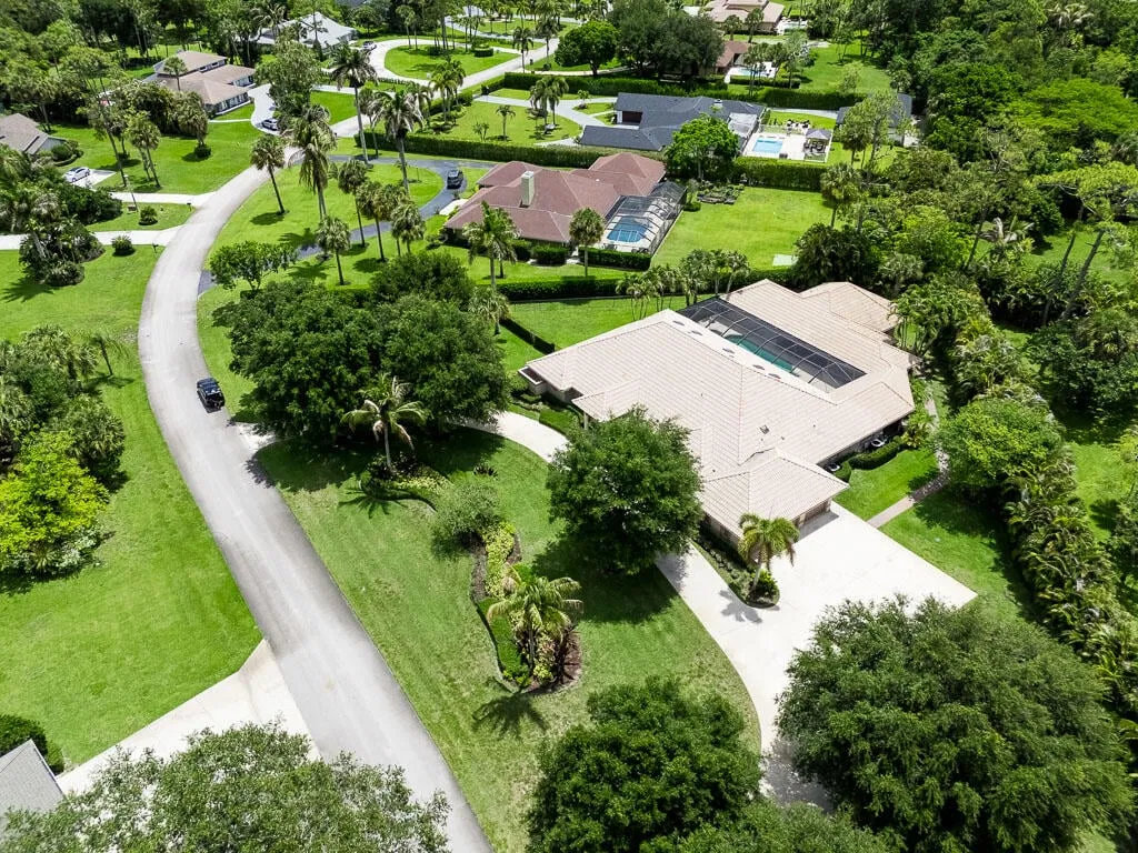 Pinewood Residence photo 79