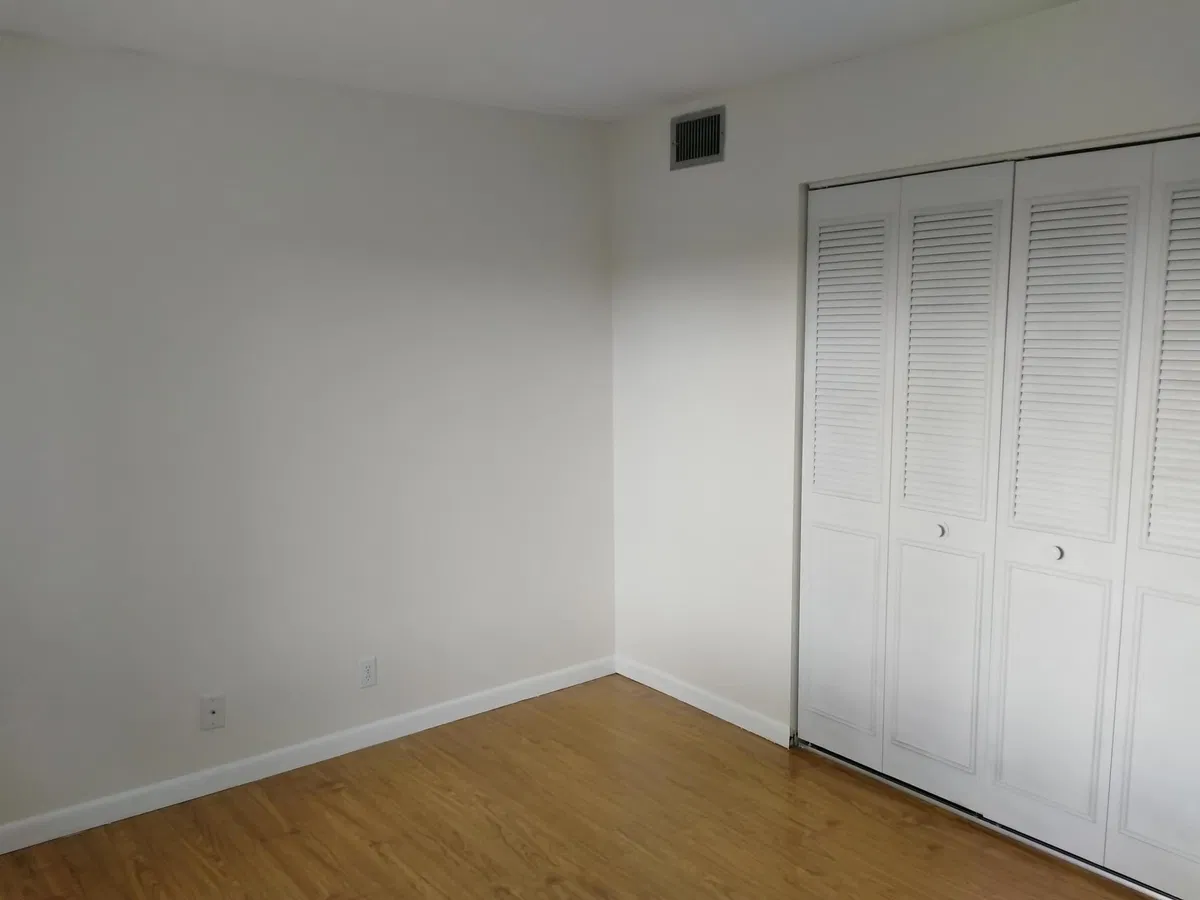 Unit B3 photo 10