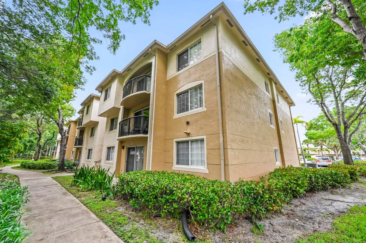 Unit 1109 photo 25