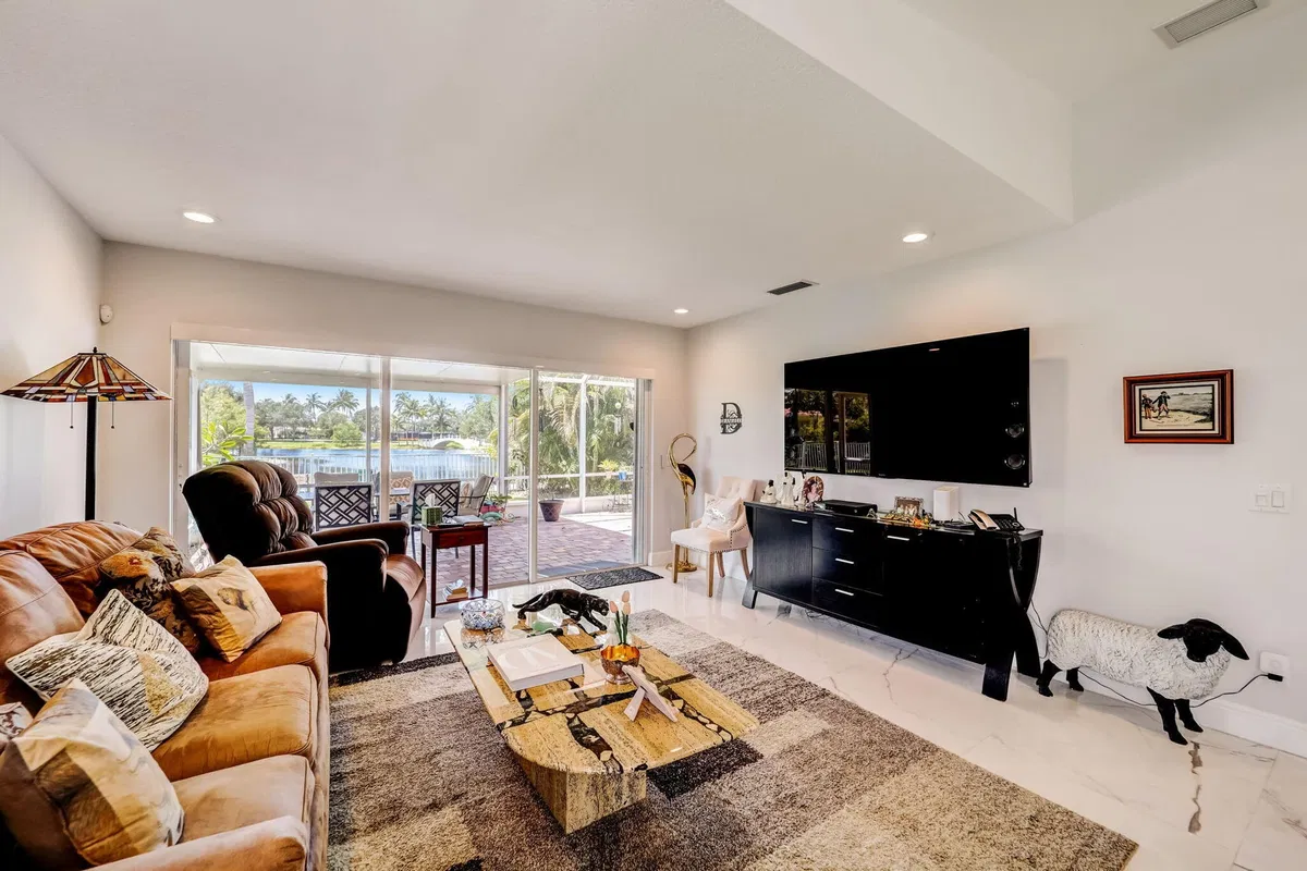 Residence photo 4
