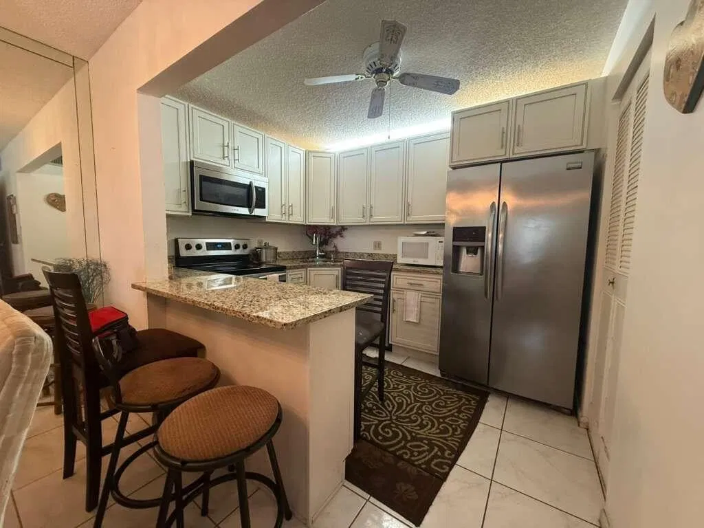 Unit D2 photo 19