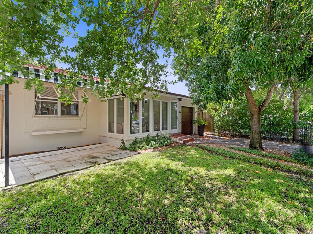 Residence photo 4