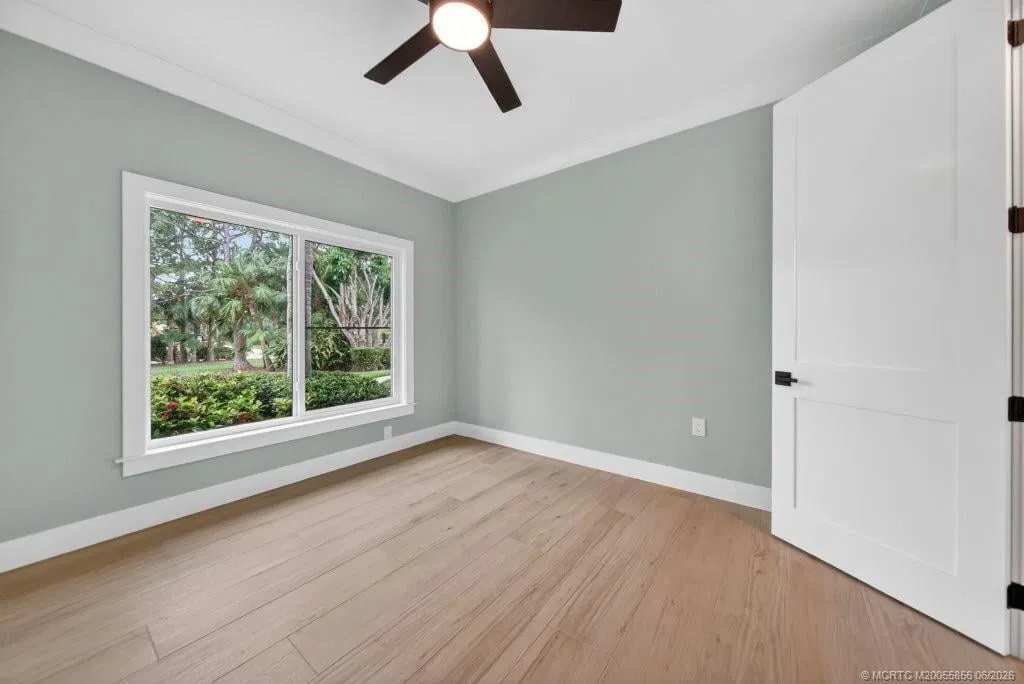 Residence photo 16