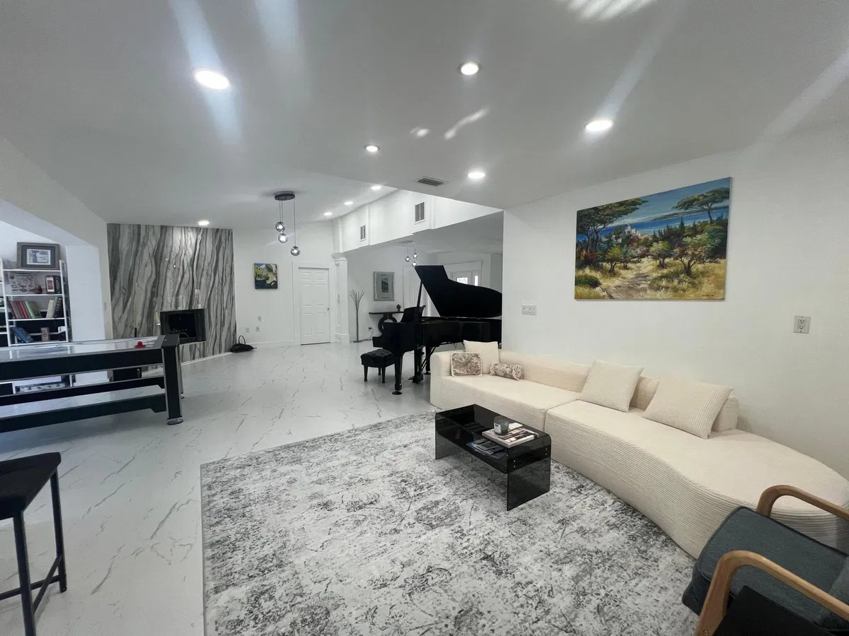 Residence photo 82