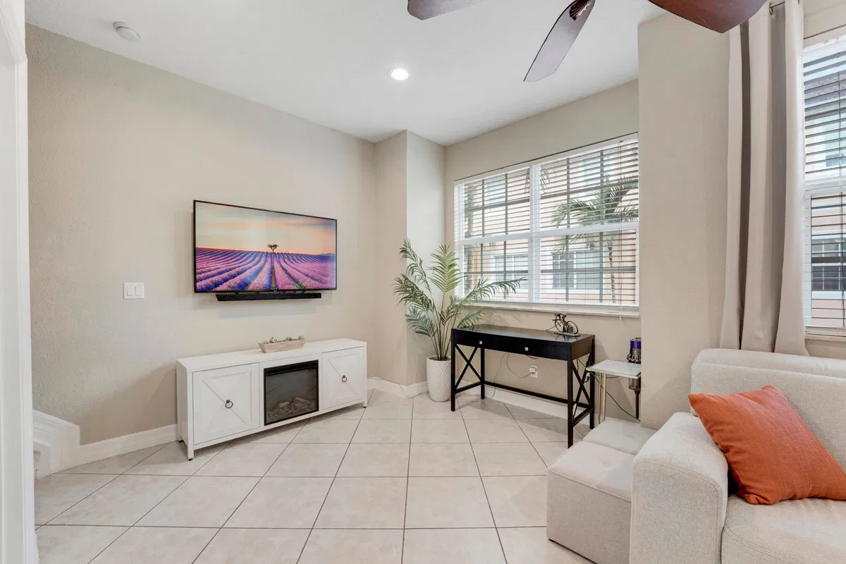 Residence photo 10