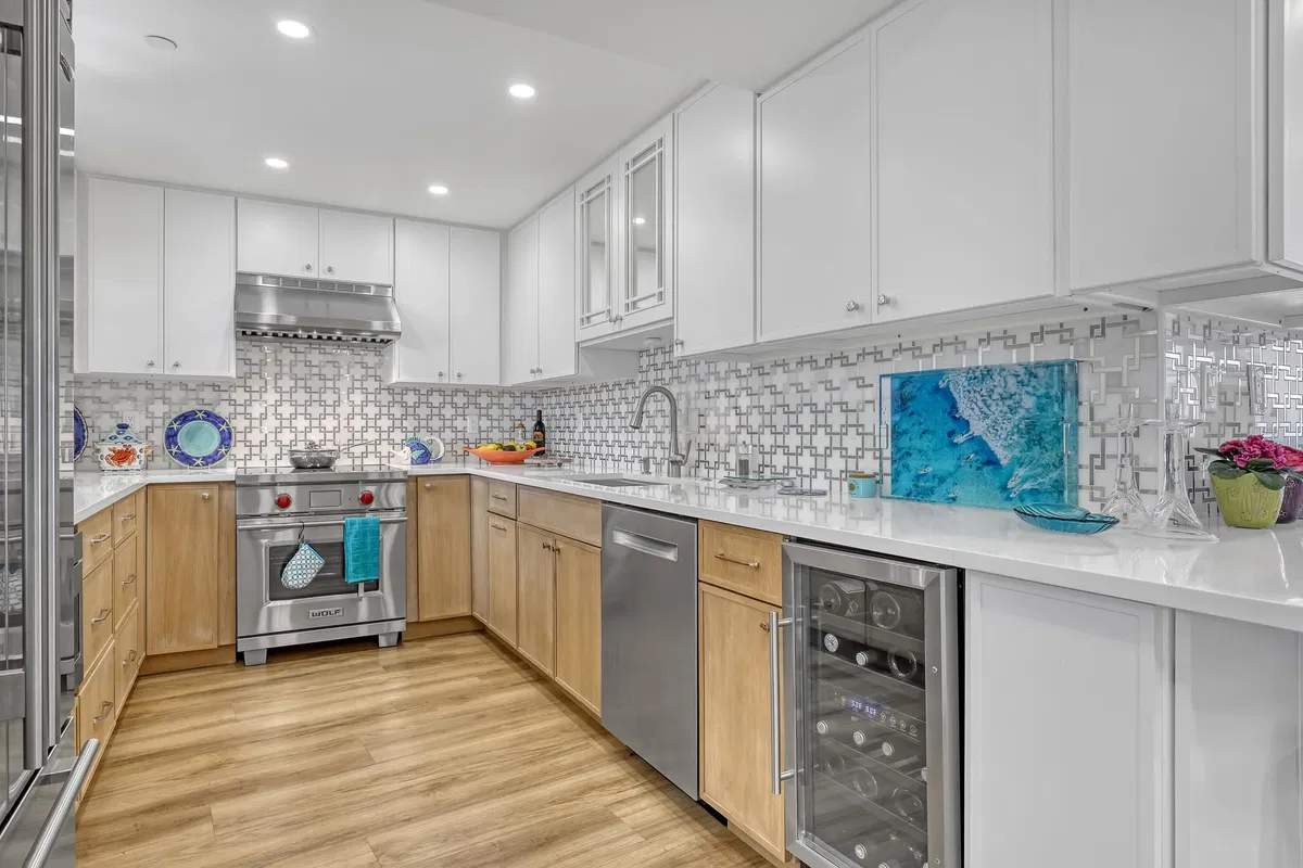  Unit 1002 photo 19