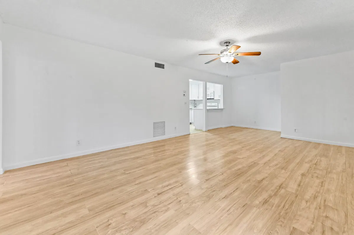 Unit C-1 photo 7