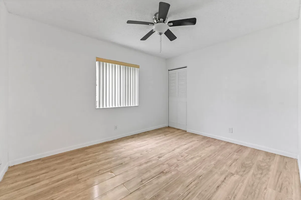 Unit C-1 photo 16