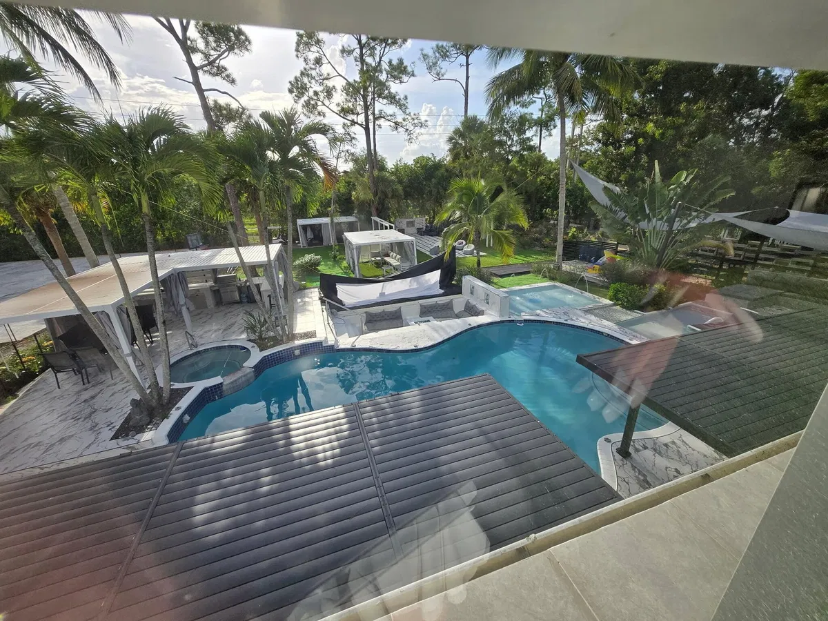 Paddock Park 1 Residence photo 97