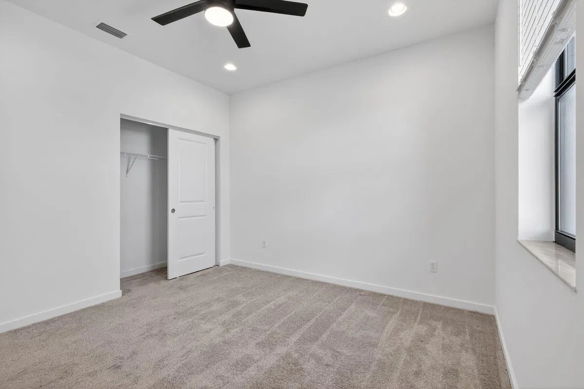  Residence photo 34