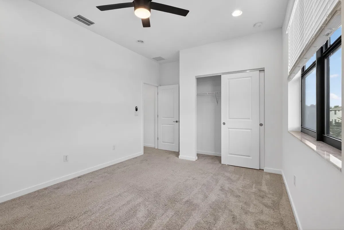  Residence photo 40