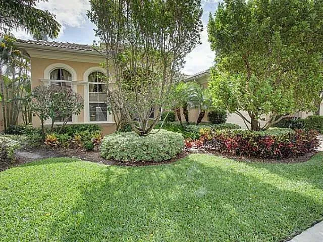Mirasol Country Club Residence