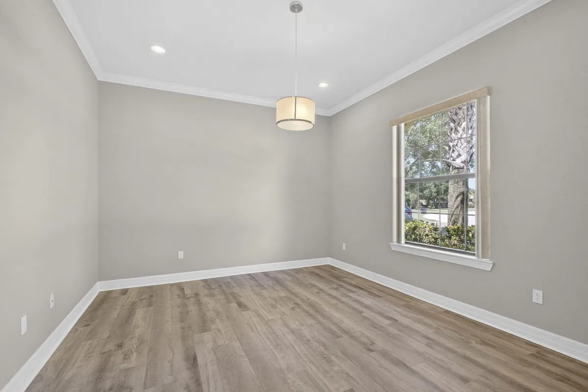 Residence photo 16