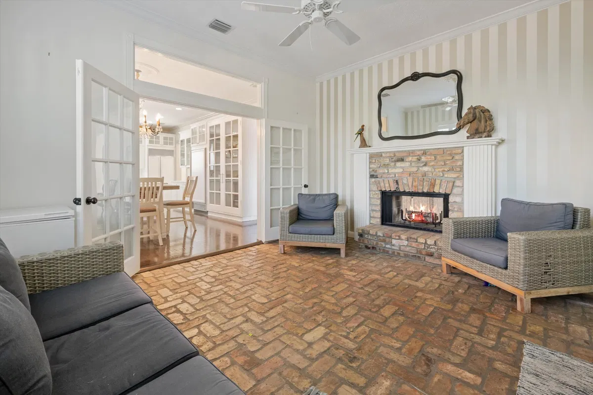 Residence photo 10