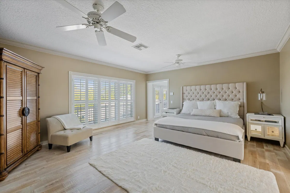 Residence photo 16